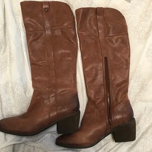 Amazing soft camel leather Vince Camuto zipup boot